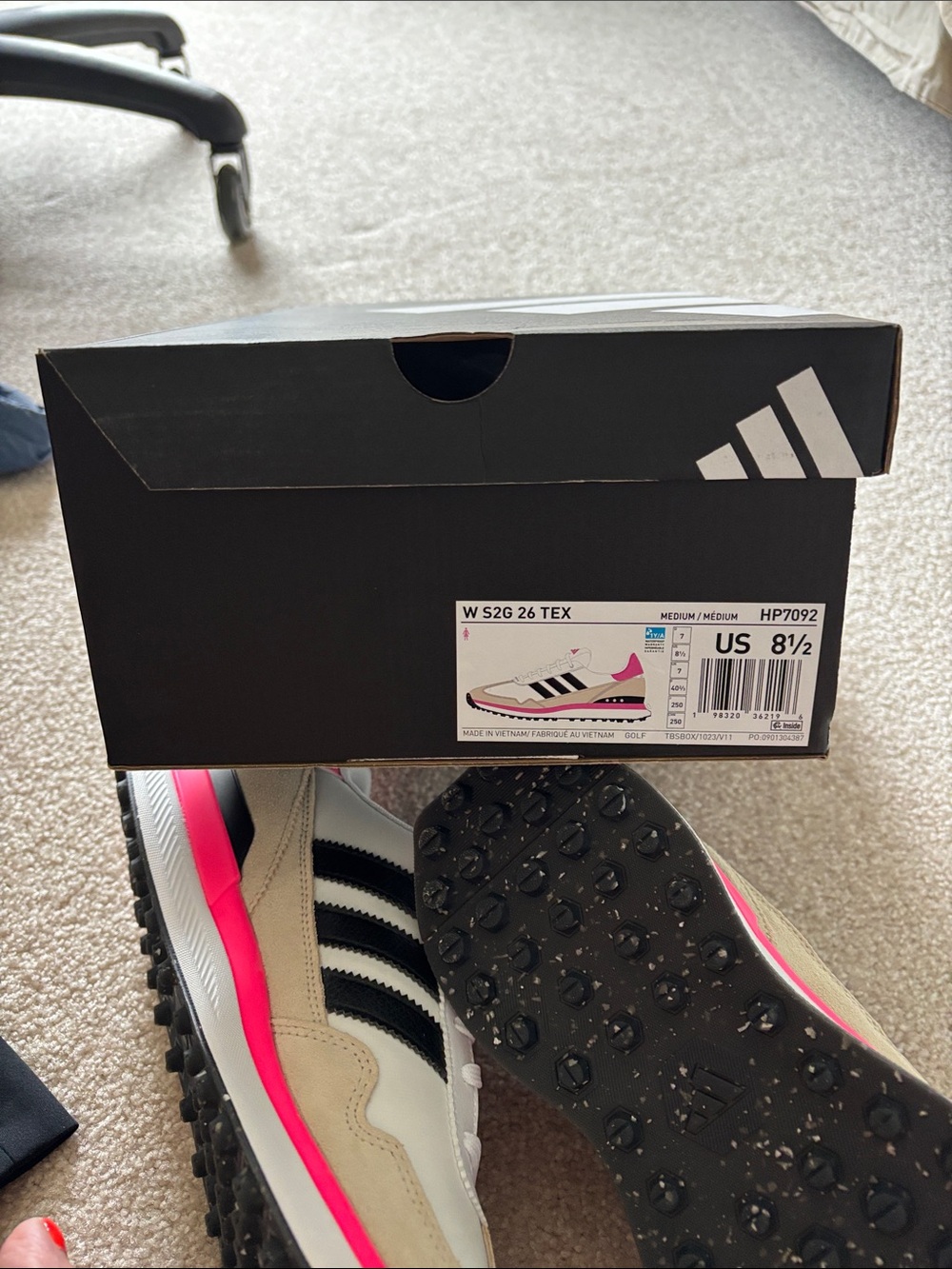 adidas Women’s golf shoes White, Beige & Pink Retro Runner spikeless - Picture 3 of 6